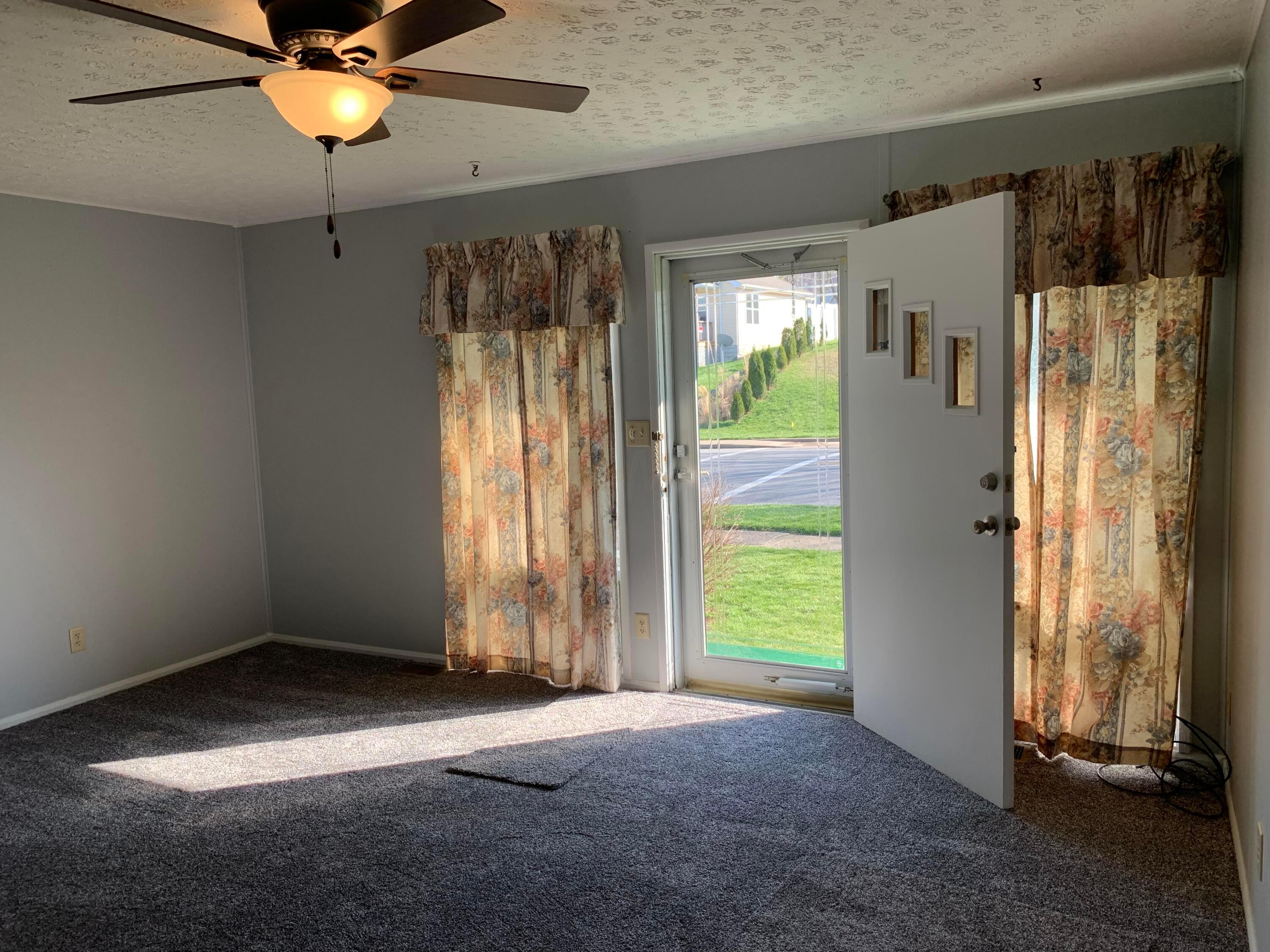 424 Watt Street Circleville, OH 43113 - Photo 20 of 43 LR Up 3