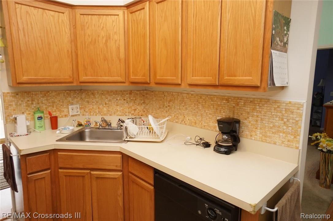 45732 Reedgrass Lane Belleville, MI 48111 - Photo 9 of 18 KIT2.jpg