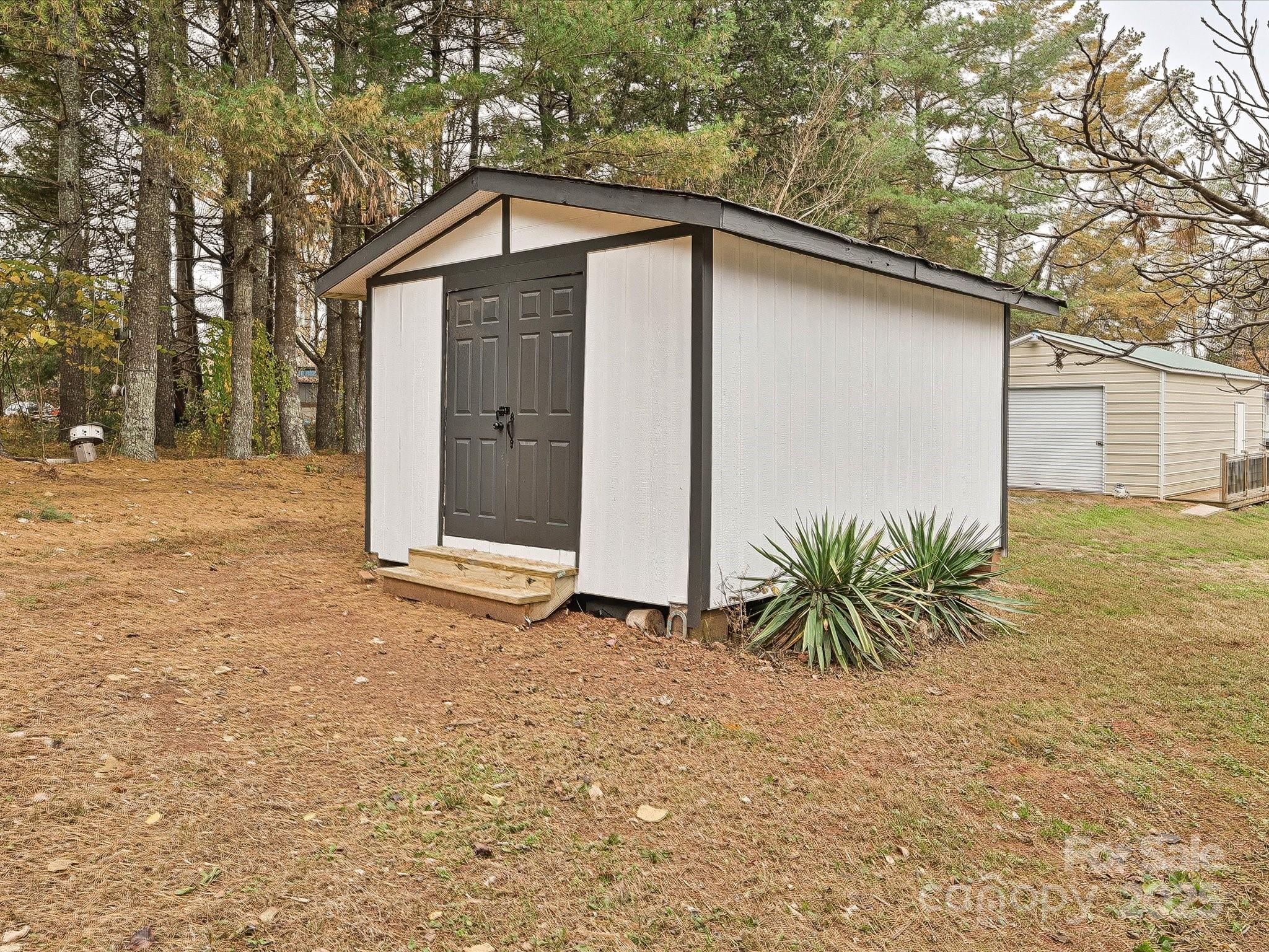 3318 Loop Road Lincolnton, NC 28092 - Photo 23 of 27 a front view of house with yard