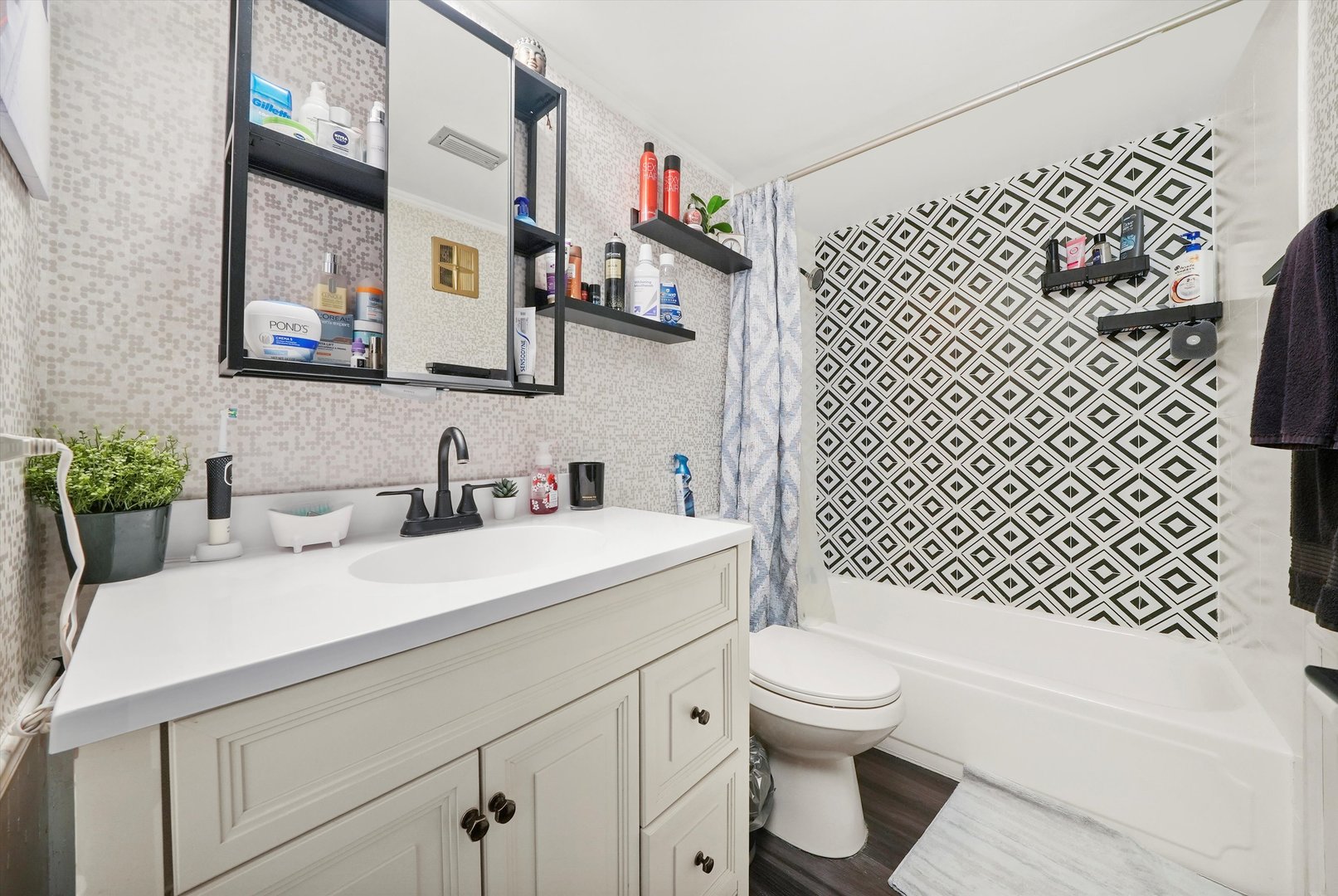3010 Bernice Road, Unit 303 Lansing, IL 60438 - Photo 21 of 23 Gallery Image 21