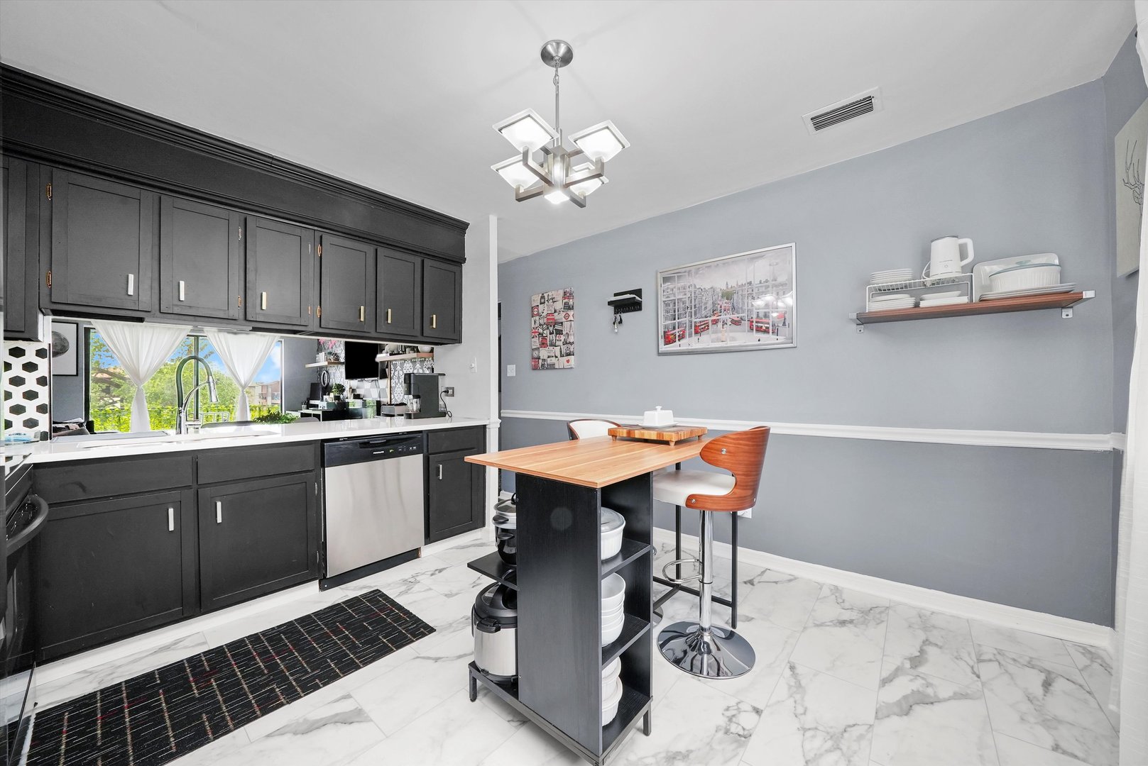 3010 Bernice Road, Unit 303 Lansing, IL 60438 - Photo 7 of 23 Gallery Image 7