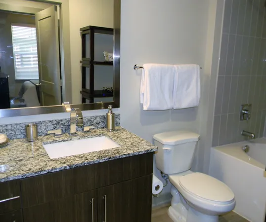 $2,259 | 680 East Algonquin Road, Unit 1404, Schaumburg, IL 60173