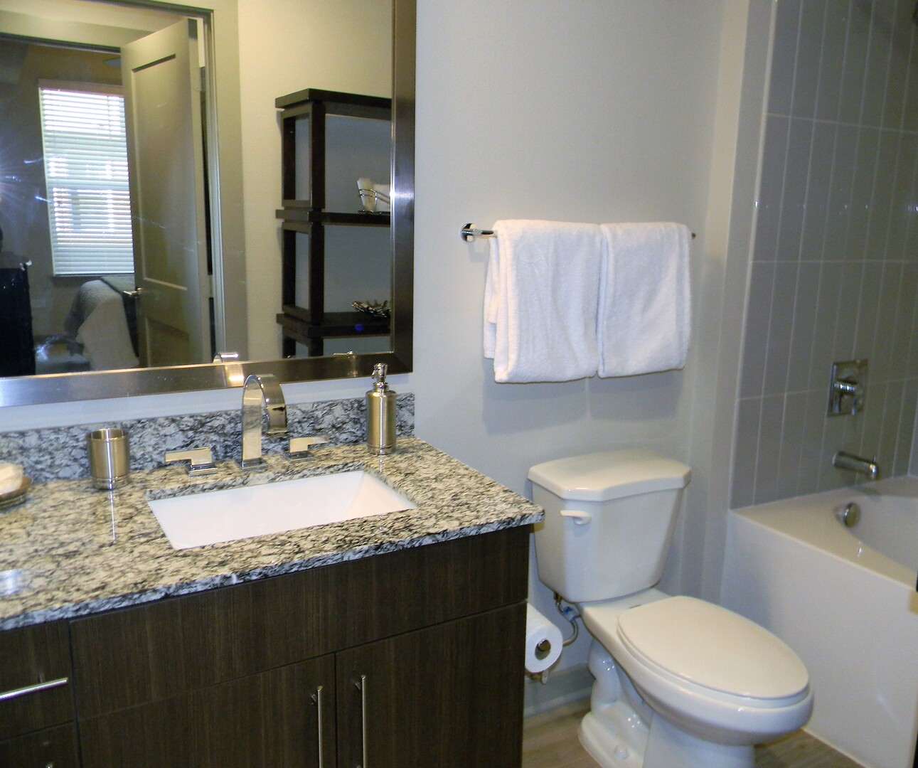 680 East Algonquin Road, Unit 1404 Schaumburg, IL 60173 - Photo 7 of 19