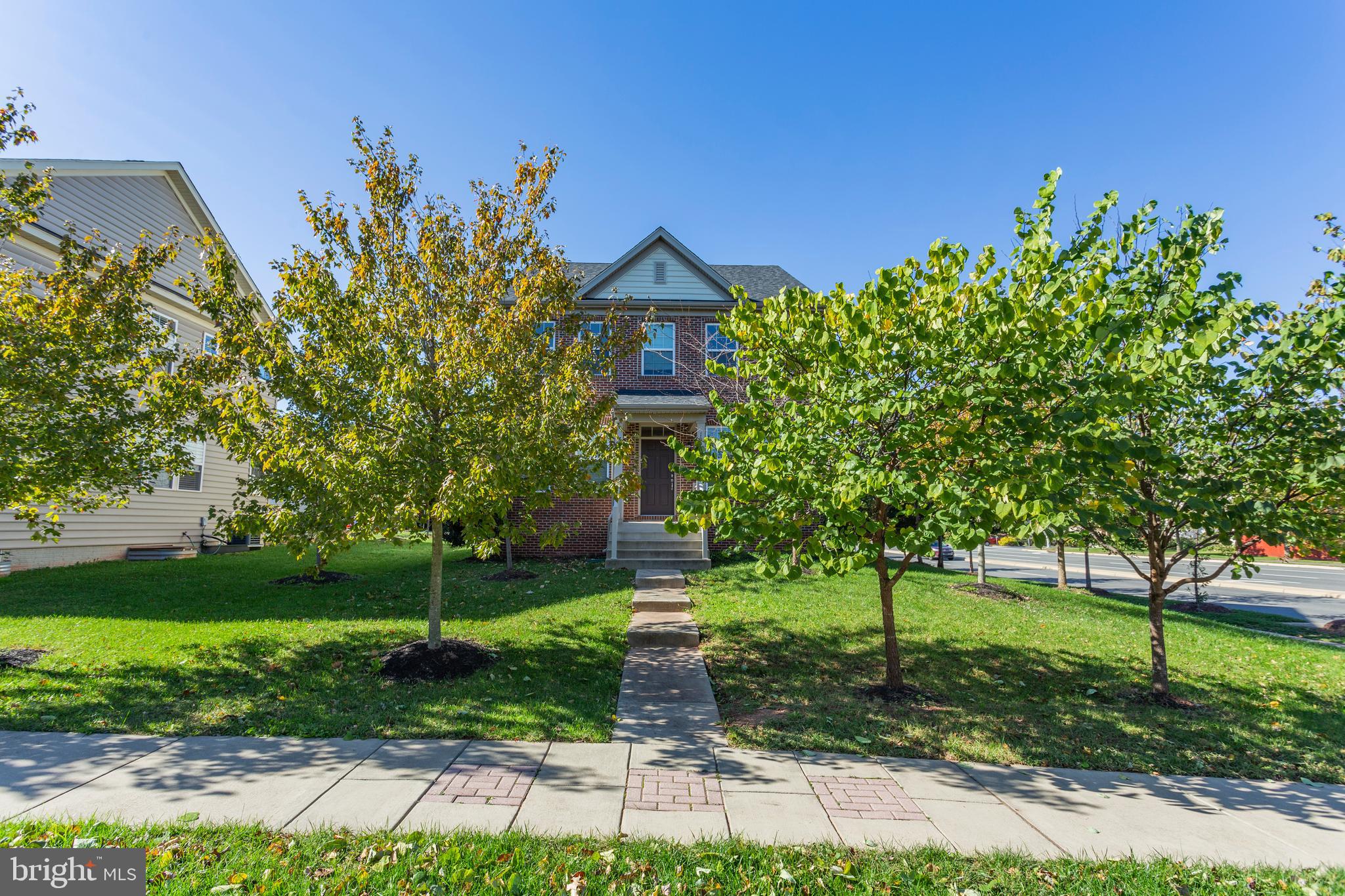 10010 Wellington Road Manassas, VA 20110 - Photo 2 of 27