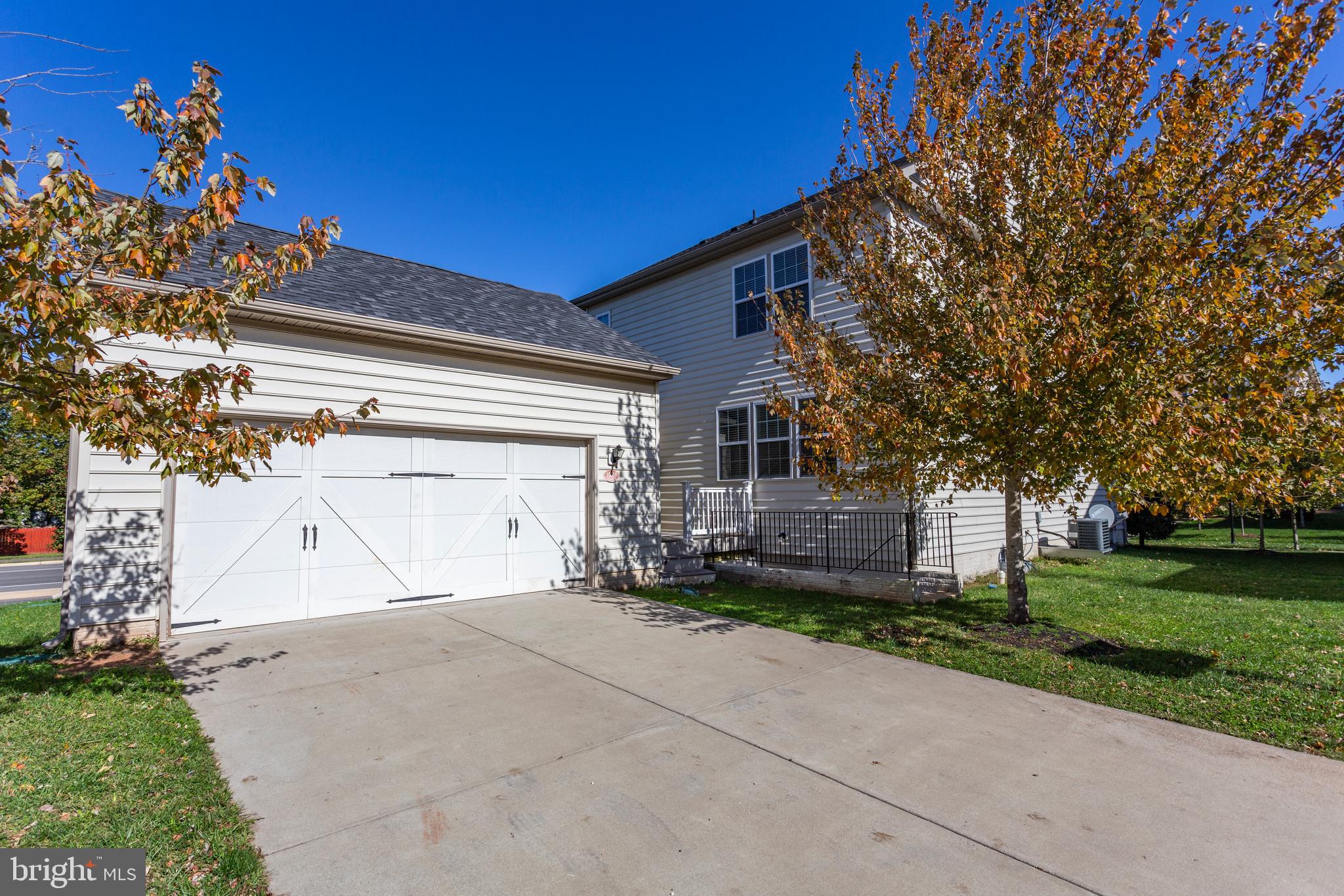 10010 Wellington Road Manassas, VA 20110 - Photo 4 of 27