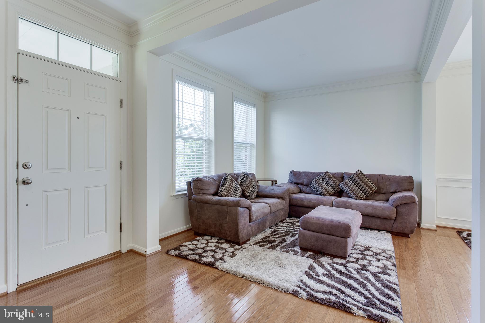10010 Wellington Road Manassas, VA 20110 - Photo 8 of 27