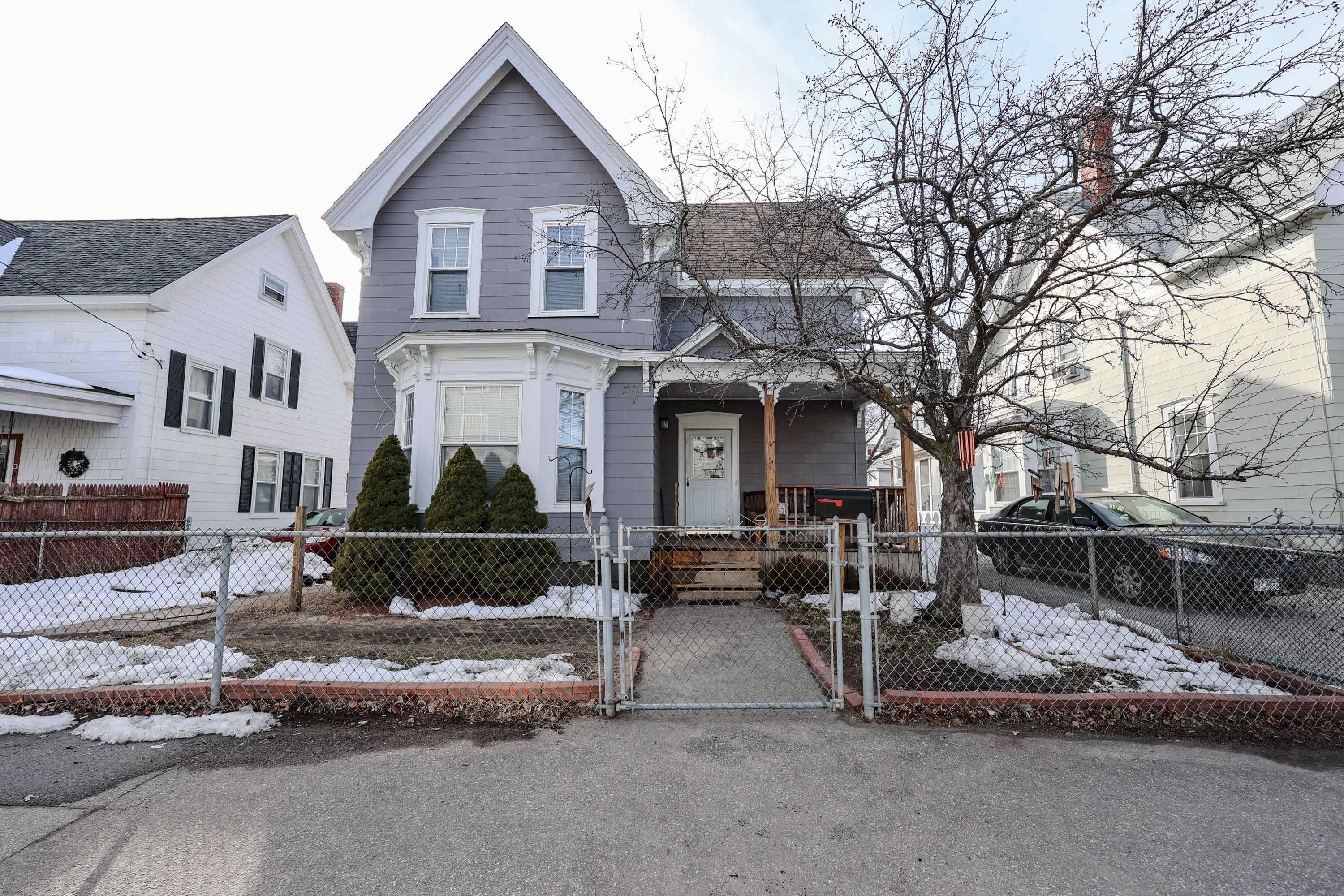 476 Maple Street Manchester, NH 03104 - Photo 1 of 34 Gallery Image 1