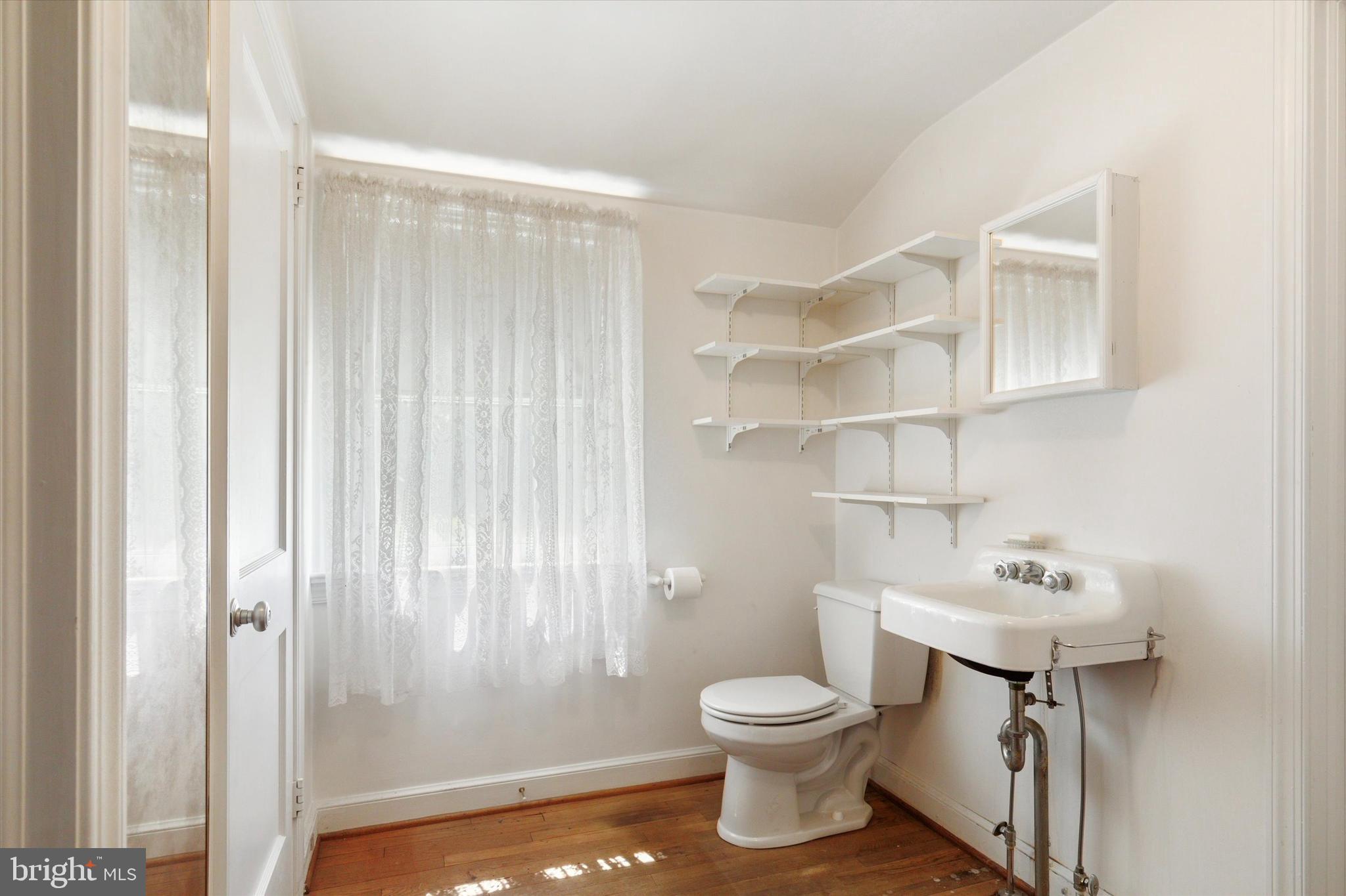 350 Dowlin Forge Road Exton, PA 19341 - Photo 18 of 27 a bathroom with a sink toilet and shower