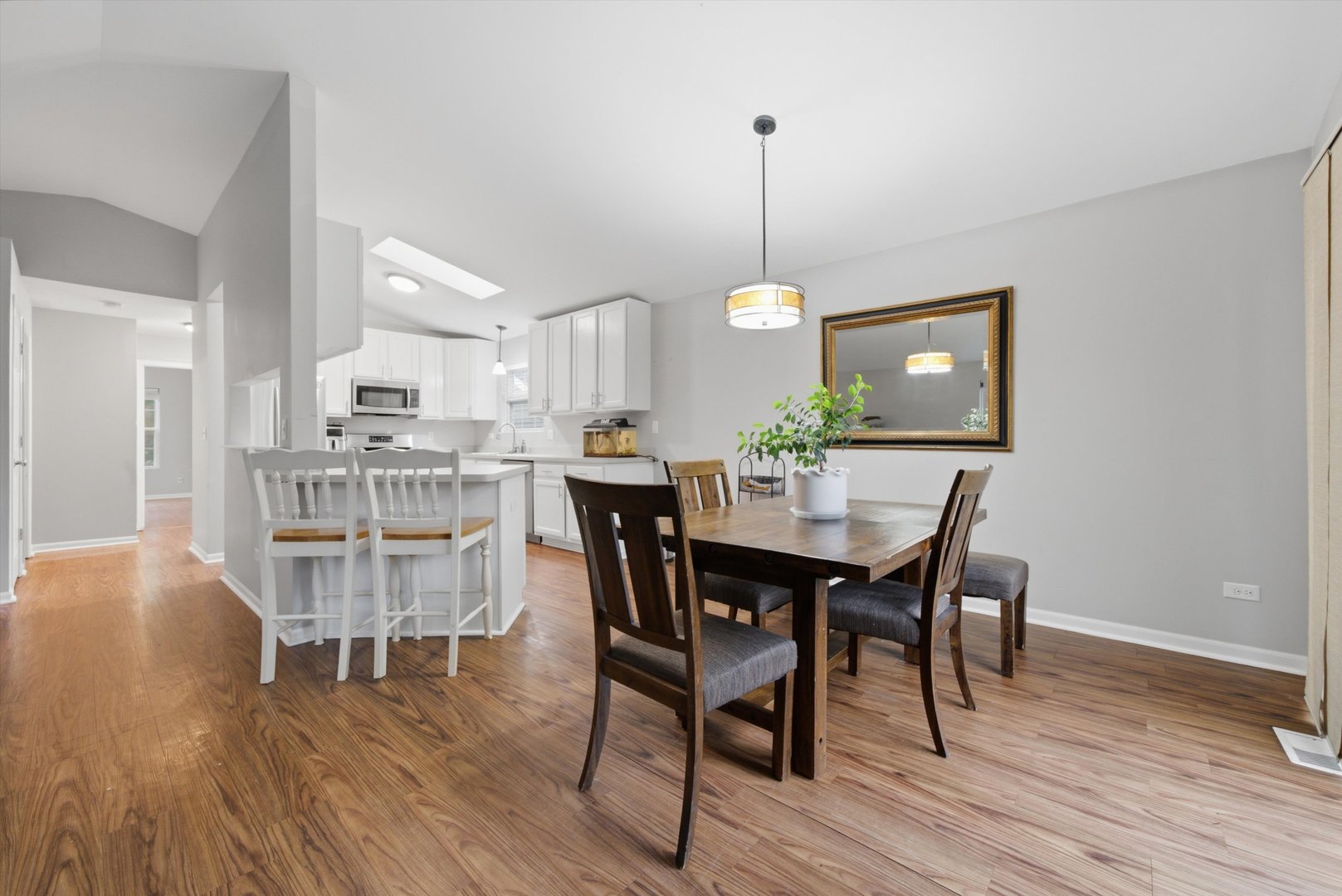 1379 Cary Road Algonquin, IL 60102 - Photo 9 of 40 Gallery Image 9