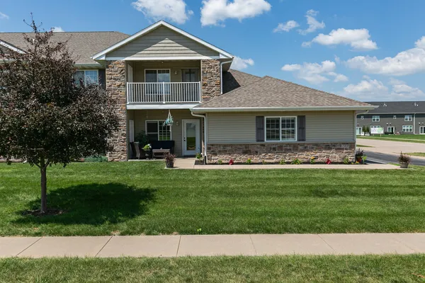 $250,000 | 340 East Franklin Street, Unit 104, Eldridge, IA 52748