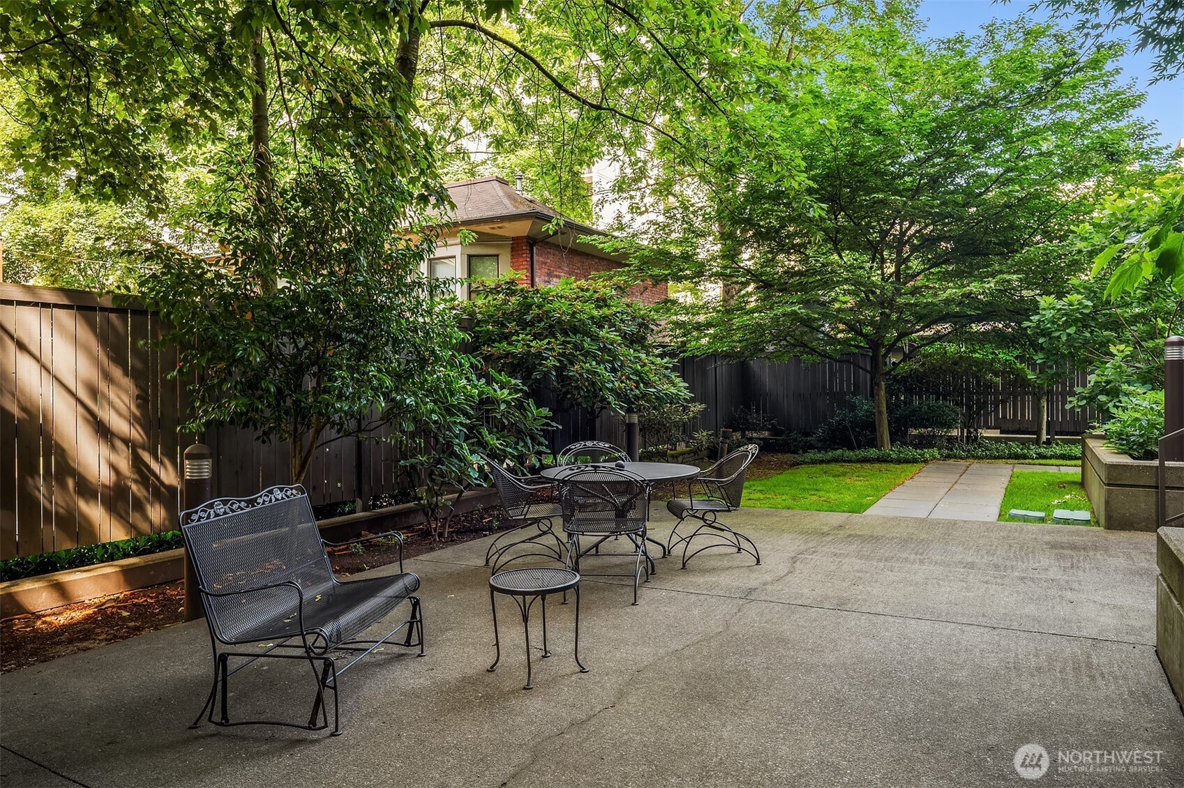 1120 Spring Street, Unit 504 Seattle, WA 98104 - Photo 22 of 30
