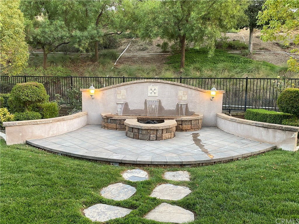 13105 Ridge Rte Road Riverside, CA 92503 - Photo 6 of 8 Fountain and Firepit