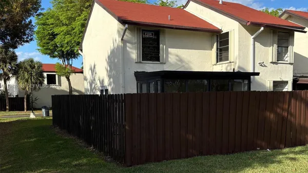 $3,100 | 10242 Northwest 5th Terrace, Unit 119, Miami, FL 33172