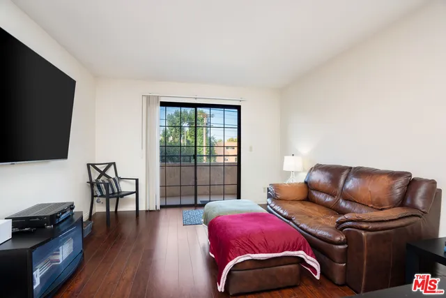 $4,075,000 | 6924 Woodman Avenue, Van Nuys, CA 91405