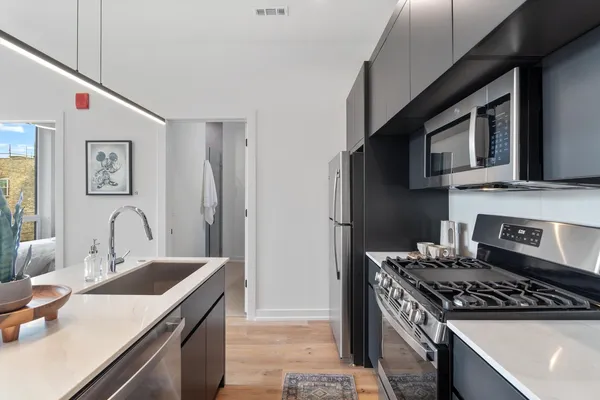 $2,240 | 4513 North Clark Street, Unit 508, Chicago, IL 60640