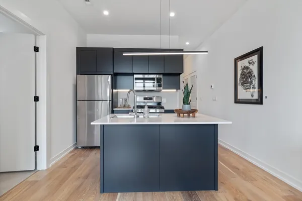 $2,240 | 4513 North Clark Street, Unit 508, Chicago, IL 60640