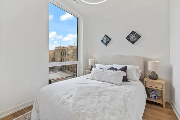 $2,240 | 4513 North Clark Street, Unit 508, Chicago, IL 60640