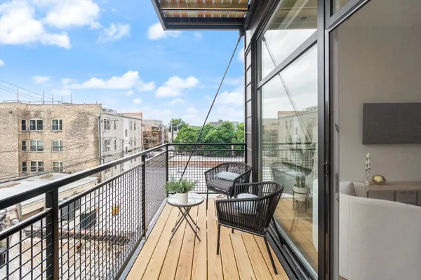 $2,240 | 4513 North Clark Street, Unit 508, Chicago, IL 60640