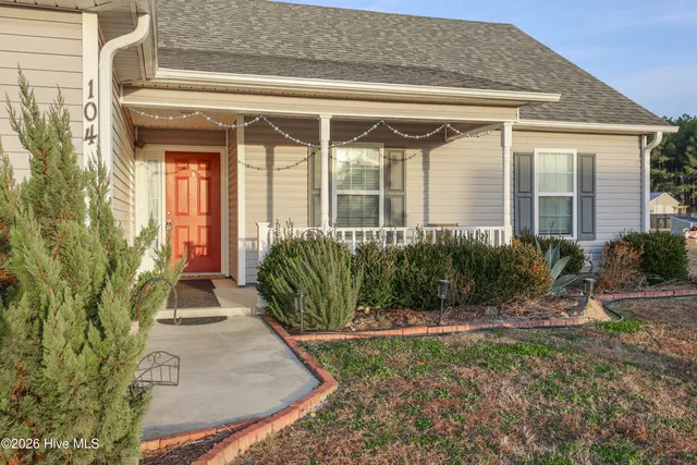 $269,900 | 104 Buckskin Drive, Pollocksville, NC 28573