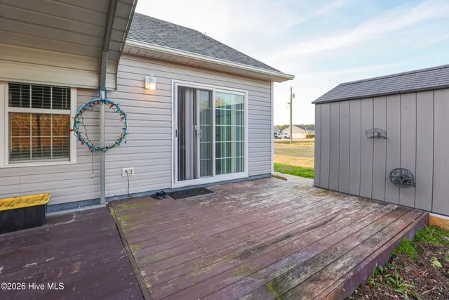 $269,900 | 104 Buckskin Drive, Pollocksville, NC 28573