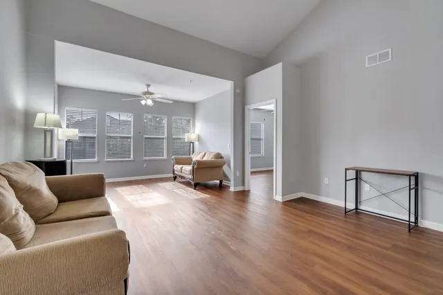 $2,065 | 2801 Chancellorsville Drive, Unit 137, Tallahassee, FL 32312