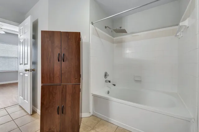 $2,065 | 2801 Chancellorsville Drive, Unit 137, Tallahassee, FL 32312