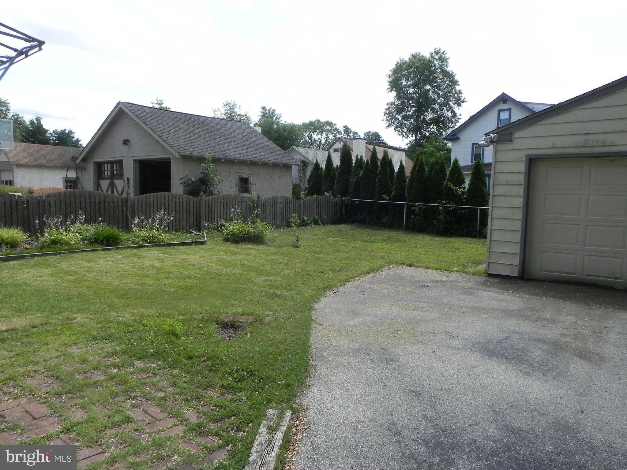 31 West Clearfield Road Havertown, PA 19083 - Photo 3 of 22
