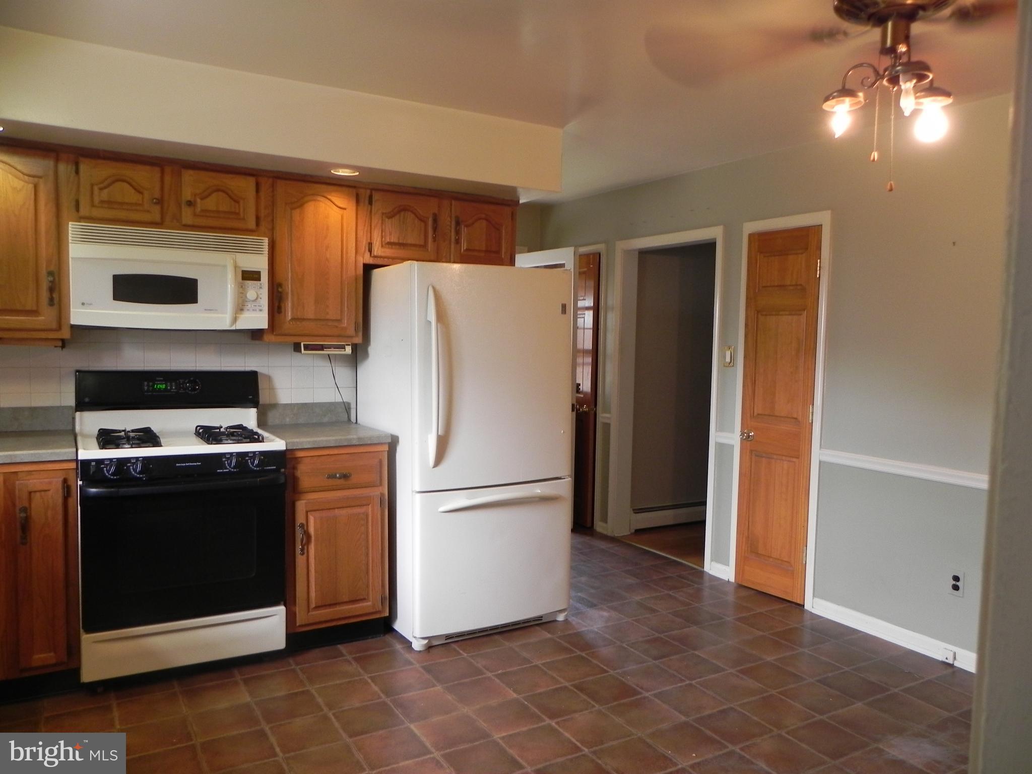 31 West Clearfield Road Havertown, PA 19083 - Photo 5 of 22