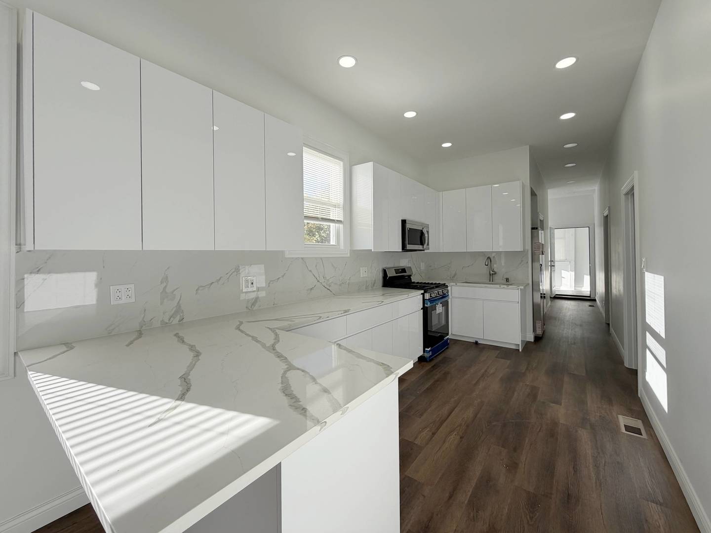 2982 South Lyman Street Chicago, IL 60608 - Photo 8 of 30