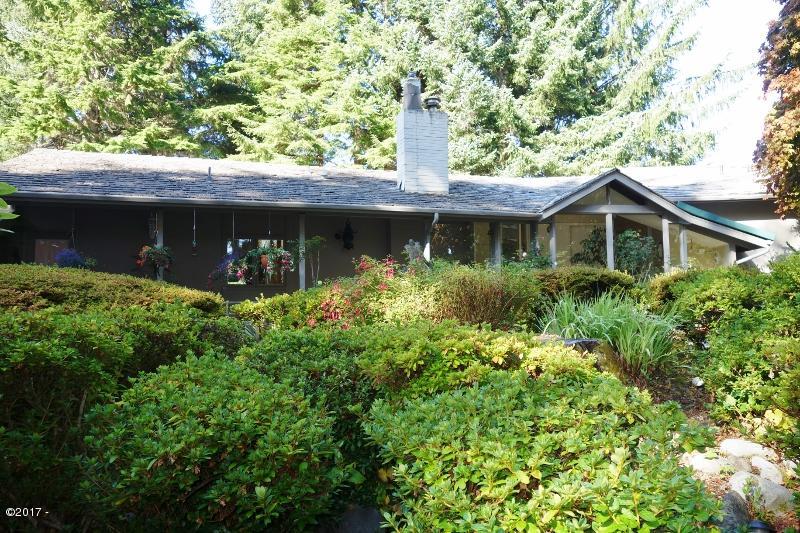 117 Ridge Crest Road Gleneden Beach, OR 97388 - Photo 3 of 34 117 Ridgecrest Exterior 1 (800x533)