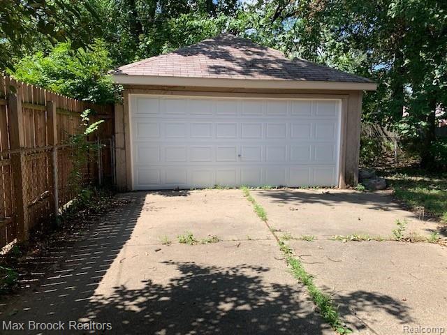 18511 Santa Rosa Drive Detroit, MI 48221 - Photo 13 of 14
