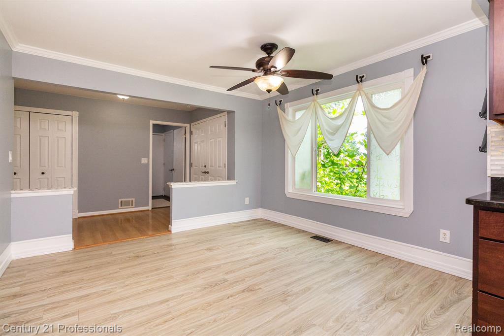 2226 Warrington Road Rochester Hills, MI 48307 - Photo 11 of 39
