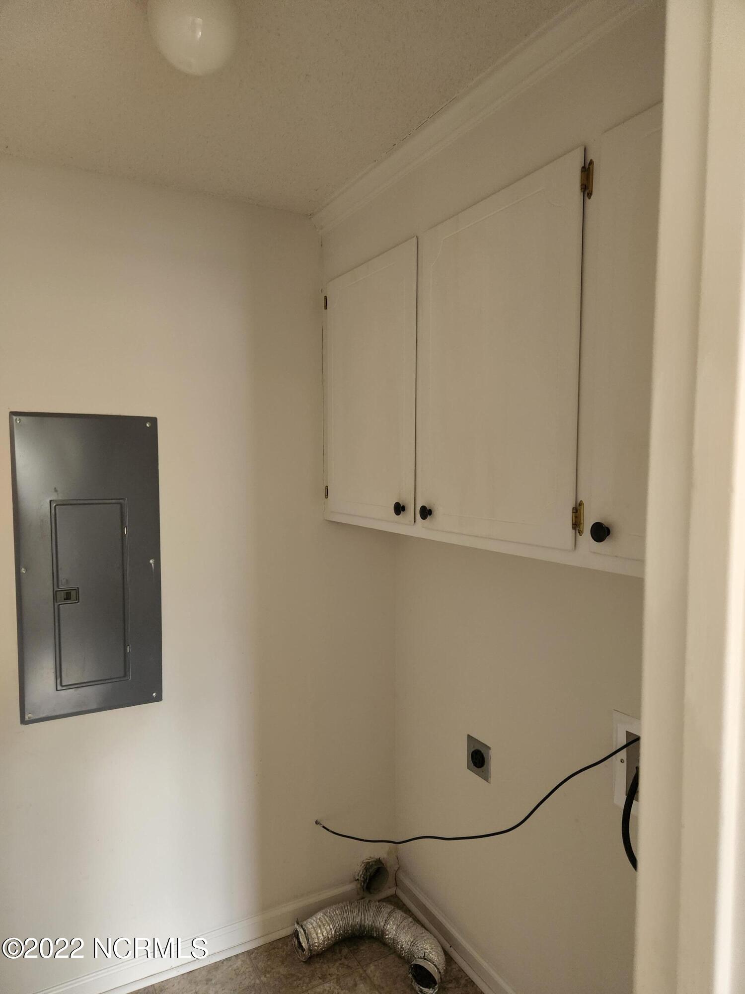 902 Spring Forest Road, Unit K8 Greenville, NC 27834 - Photo 7 of 18 laundry room