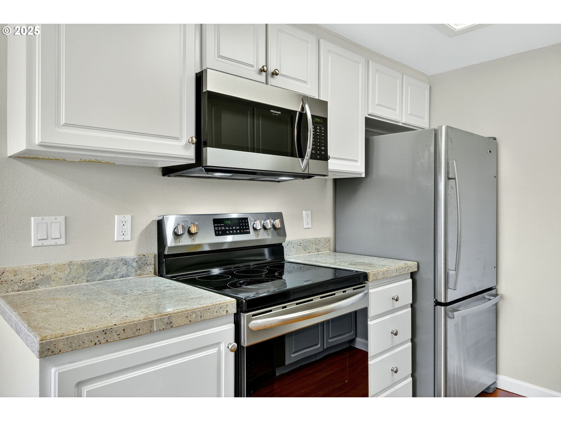 10186 Southeast Talbert Street Clackamas, OR 97015 - Photo 12 of 41
