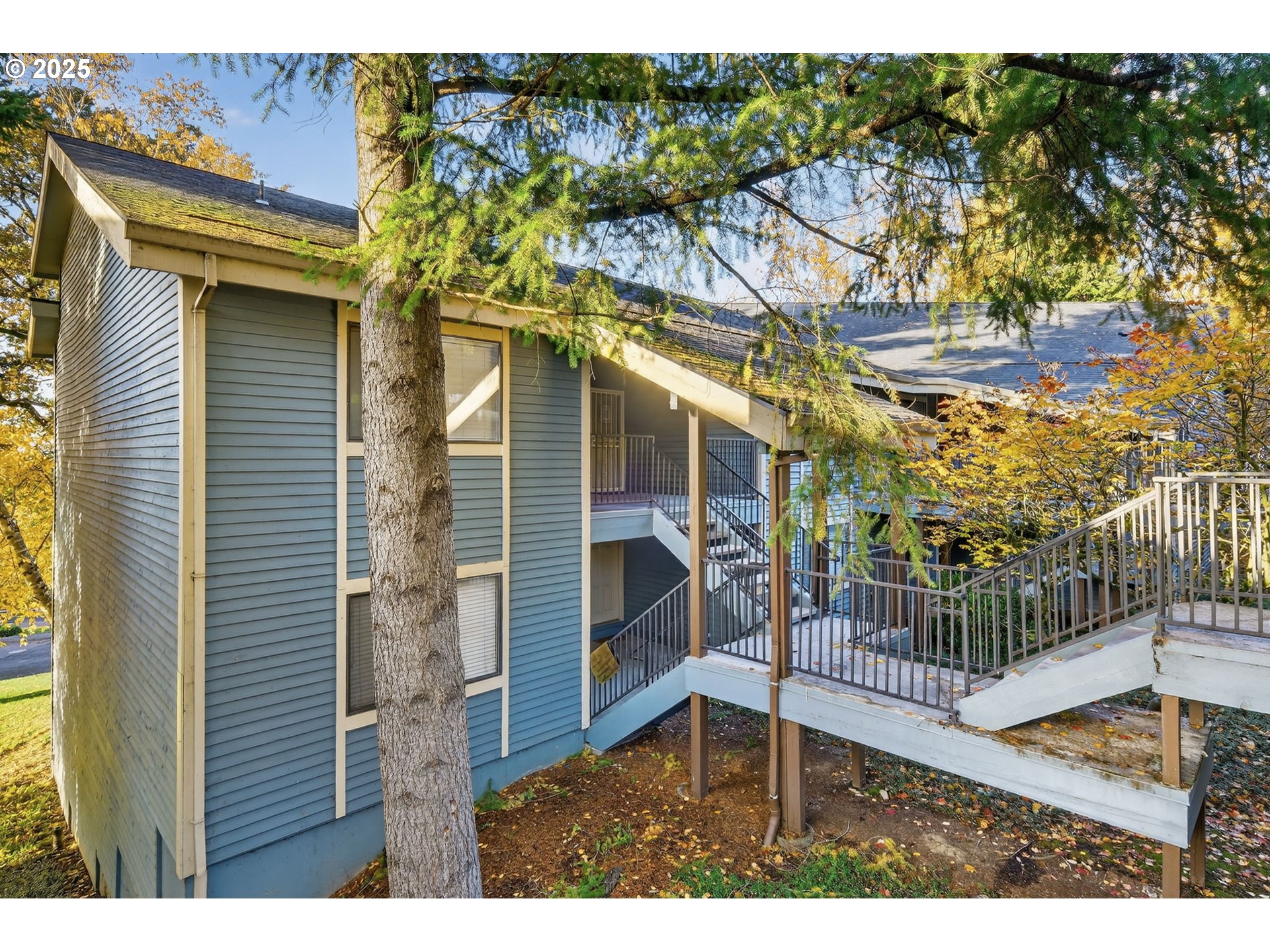 10186 Southeast Talbert Street Clackamas, OR 97015 - Photo 2 of 41