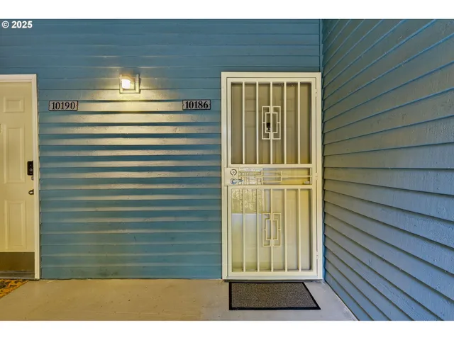 $249,900 | 10186 Southeast Talbert Street, Clackamas, OR 97015