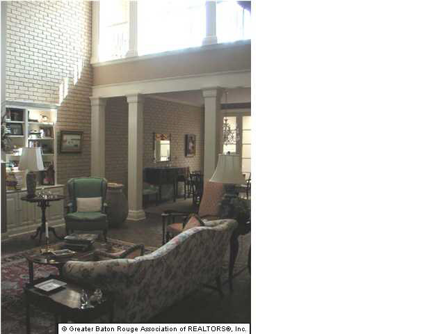 3737 Essen Lane, Unit 61 Baton Rouge, LA 70809 - Photo 4 of 12 Gallery Image 4