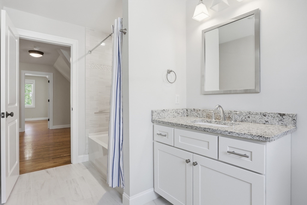 8 Cheevers Path, Unit 8 Bedford, MA 01730 - Photo 19 of 37