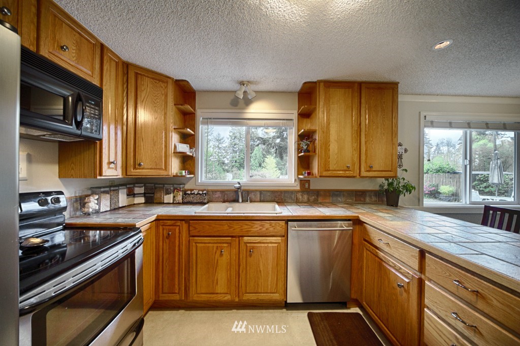 20919 9th Avenue Southeast Bothell, WA 98021 - Photo 7 of 15