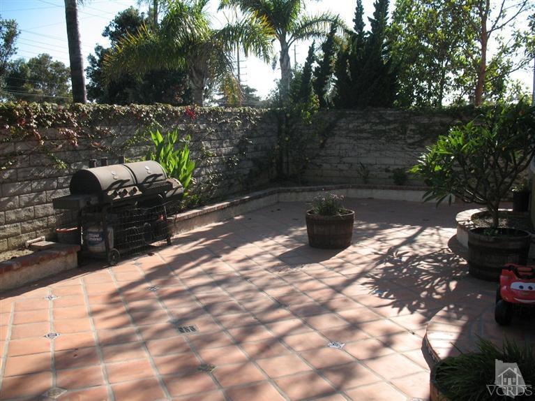 1420 Quincy Street Oxnard, CA 93033 - Photo 9 of 27 a view of a backyard with sitting area