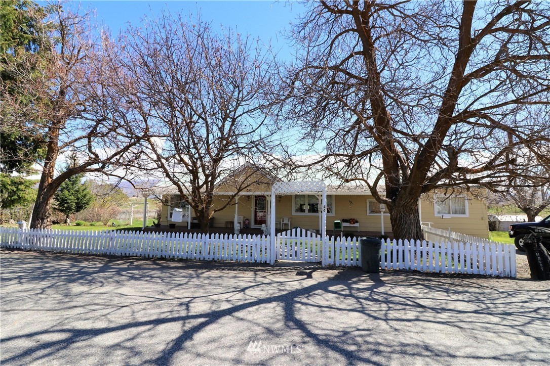 46 Woods Road Omak, WA 98841 - Photo 2 of 23
