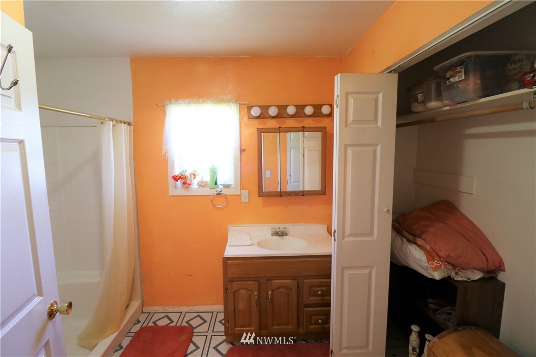46 Woods Road Omak, WA 98841 - Photo 8 of 23