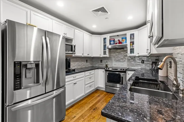 $400,000 | 1 Tupperware Drive, Unit 241, North Smithfield, RI 02896