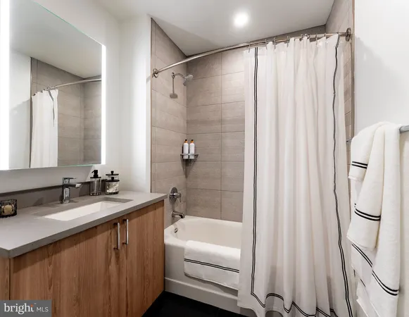 $2,209 | 210 South 12th Street, Unit 11C, Philadelphia, PA 19107