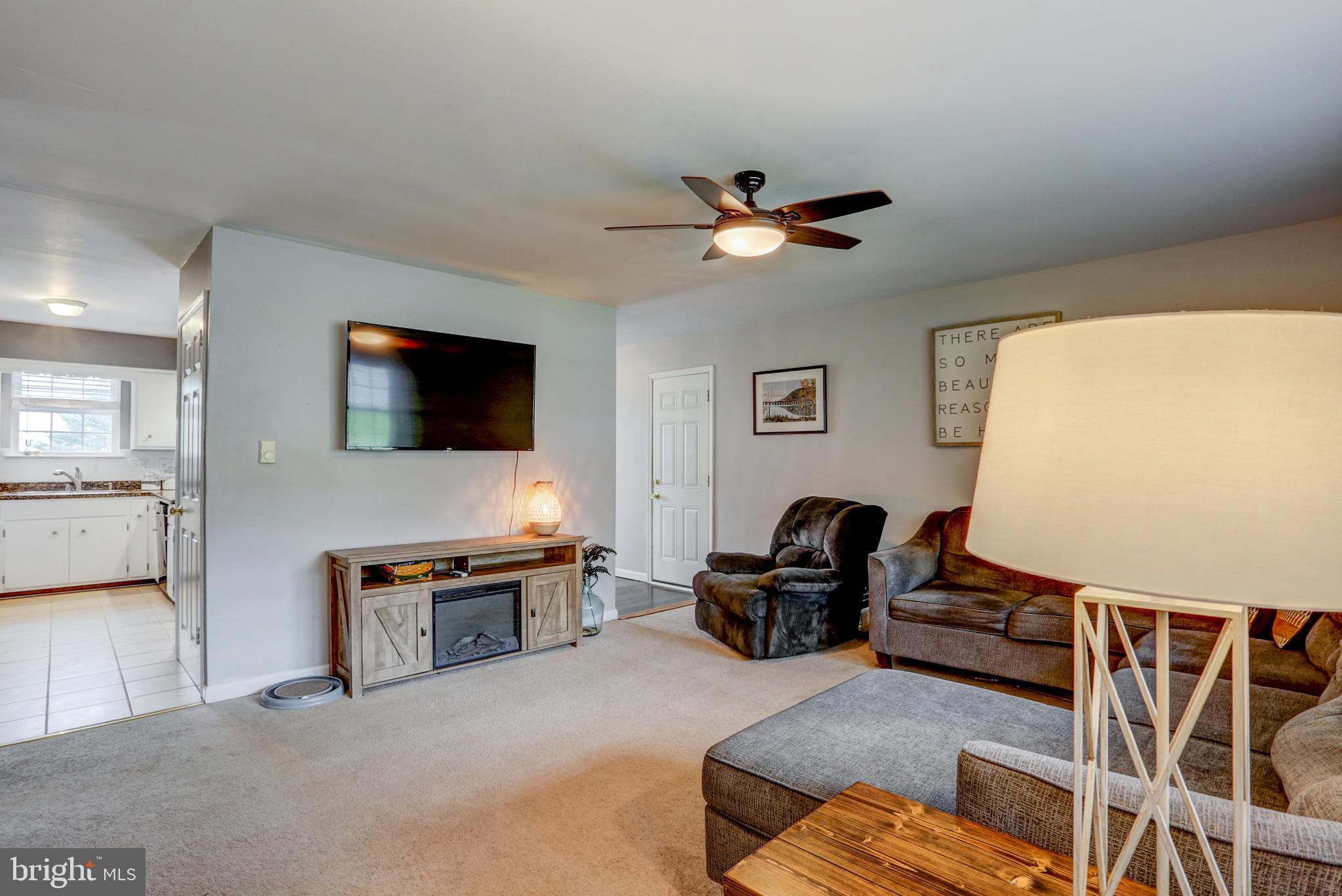 4095 Forrest Road Mount Joy, PA 17552 - Photo 13 of 46 living room