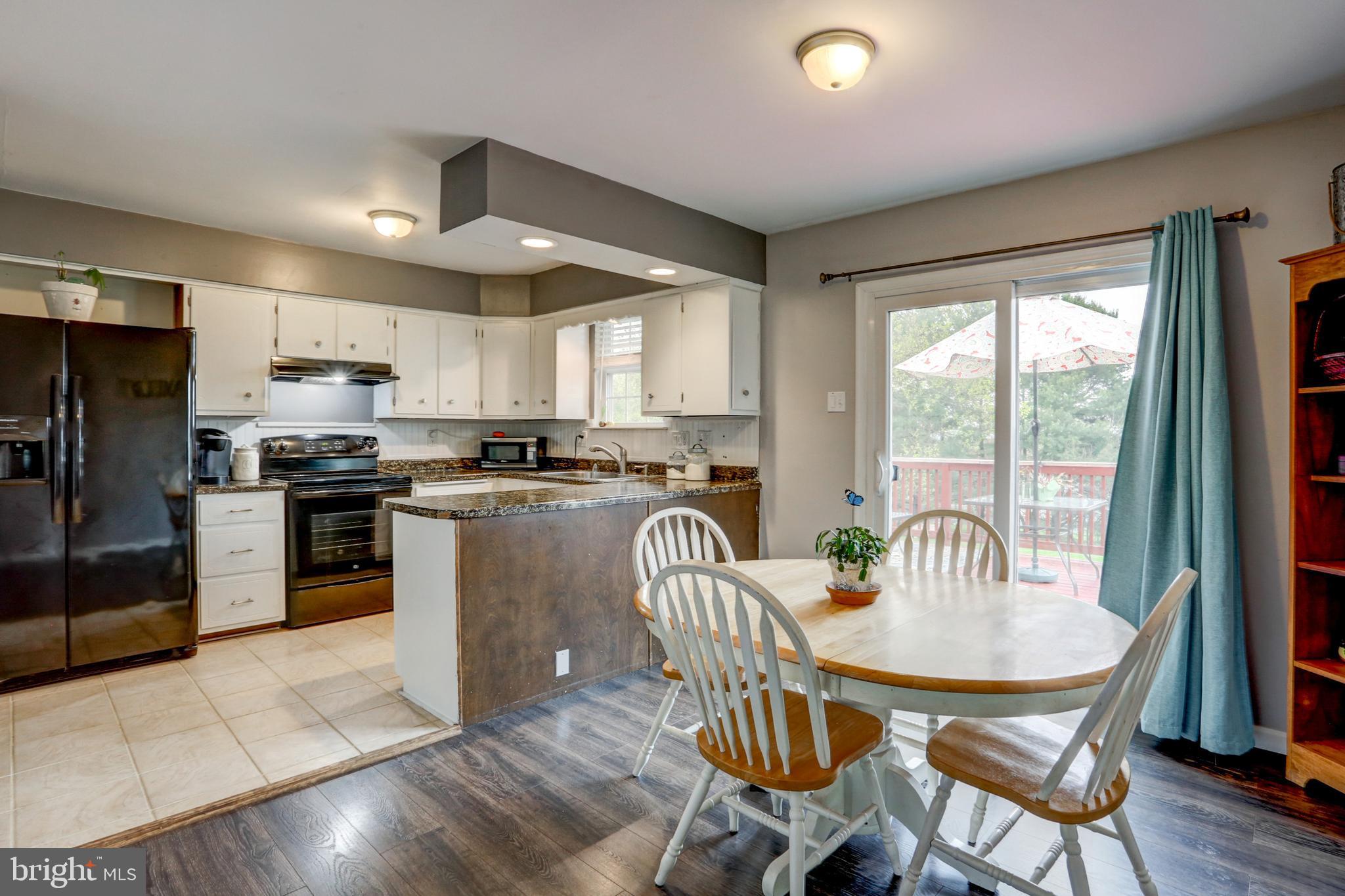 4095 Forrest Road Mount Joy, PA 17552 - Photo 17 of 46 dining room /kitchen view