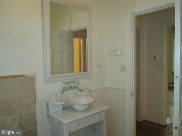 4111 Old Mill Road Alexandria, VA 22309 - Photo 18 of 30 Bath