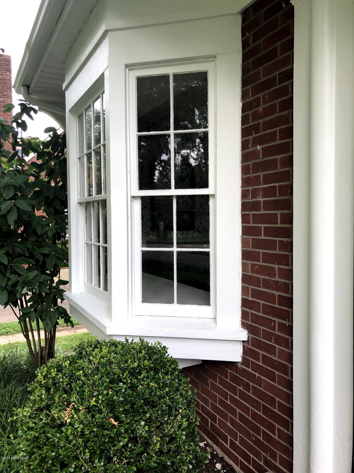 123 Don Allen Road Louisville, KY 40207 - Photo 25 of 34 Detail and Craftsmanship to appreciate!