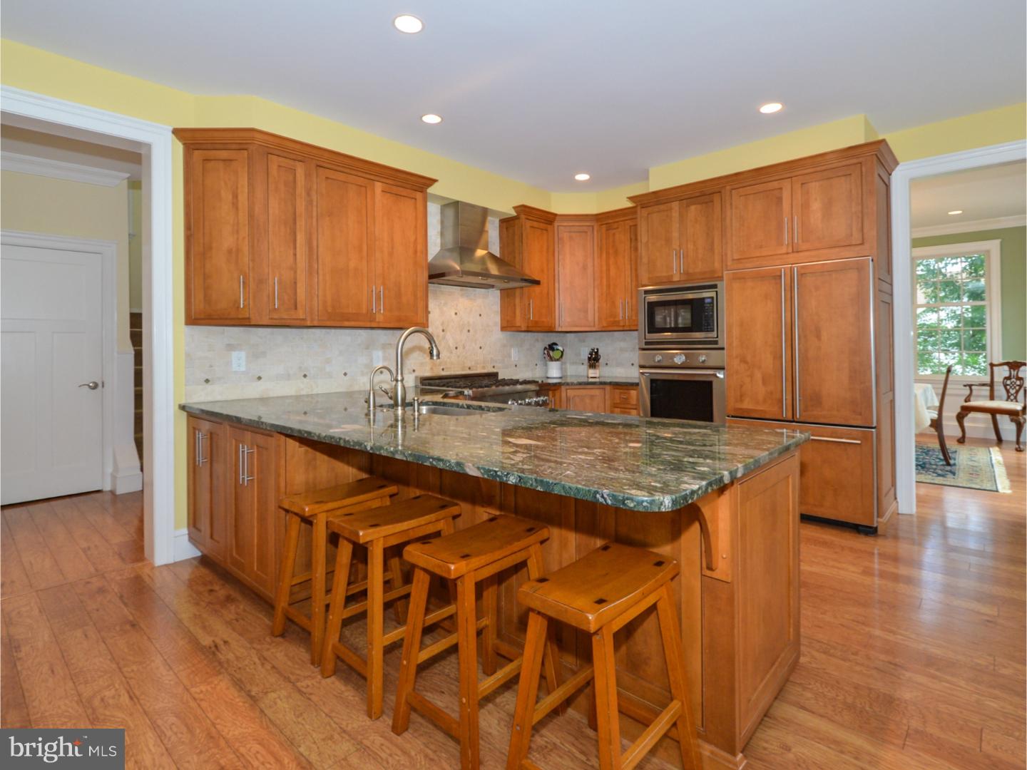 905 Ridgeview Lane Ambler, PA 19002 - Photo 8 of 25 Gallery Image 8