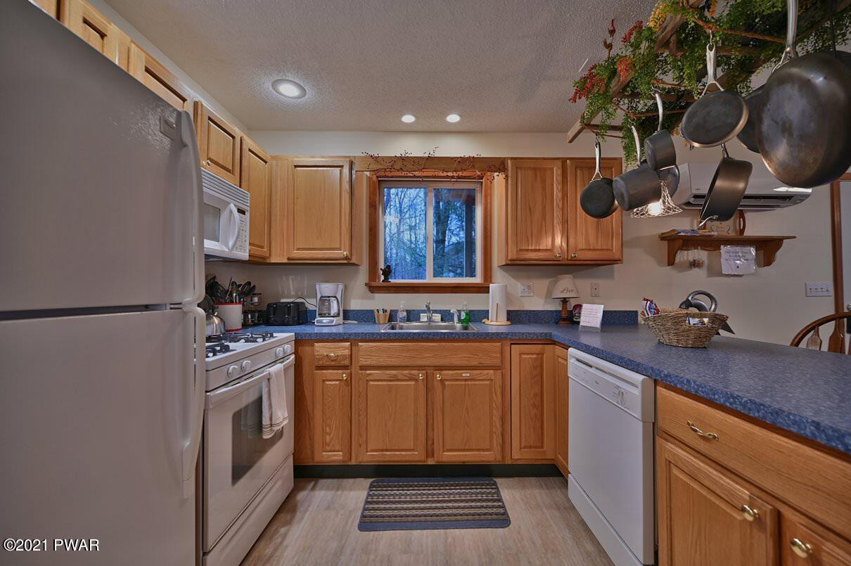 886 Deerfield Road Lake Ariel, PA 18436 - Photo 20 of 83